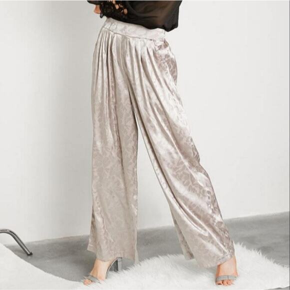 Gimmicks Satin Wide Leg Pants Silver Floral Print Size M - Picture 6 of 7